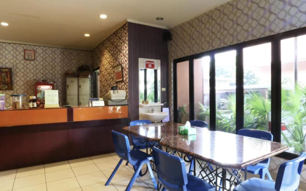 Hotel 678 Kemang Powered By Cocotel Jakarta Luaran gambar