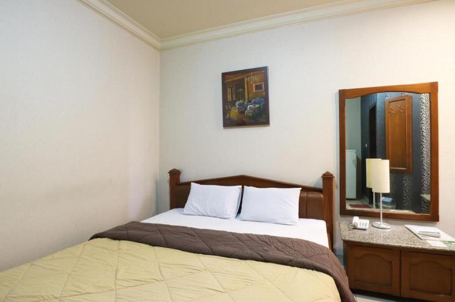 Hotel 678 Kemang Powered By Cocotel Jakarta Luaran gambar
