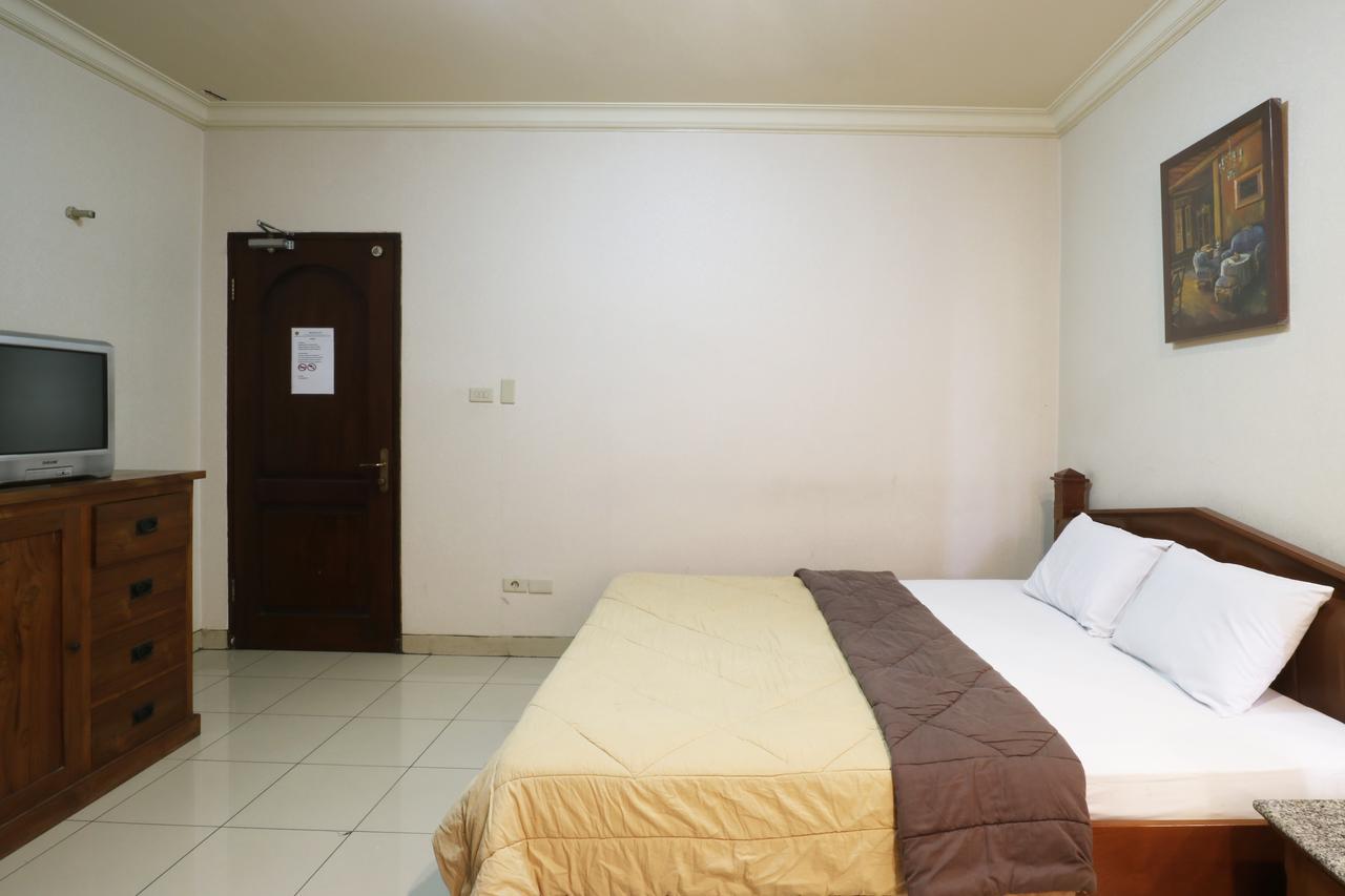 Hotel 678 Kemang Powered By Cocotel Jakarta Luaran gambar
