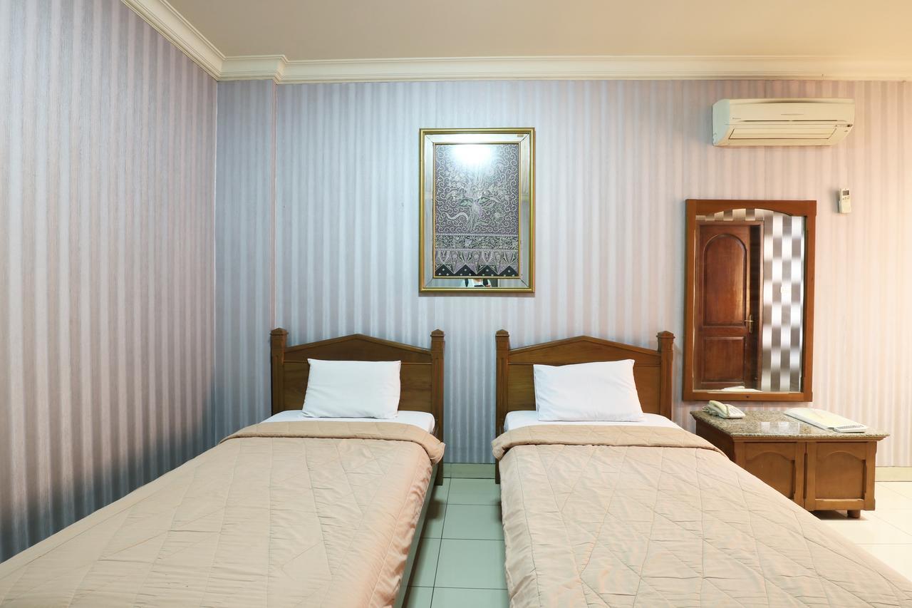 Hotel 678 Kemang Powered By Cocotel Jakarta Luaran gambar